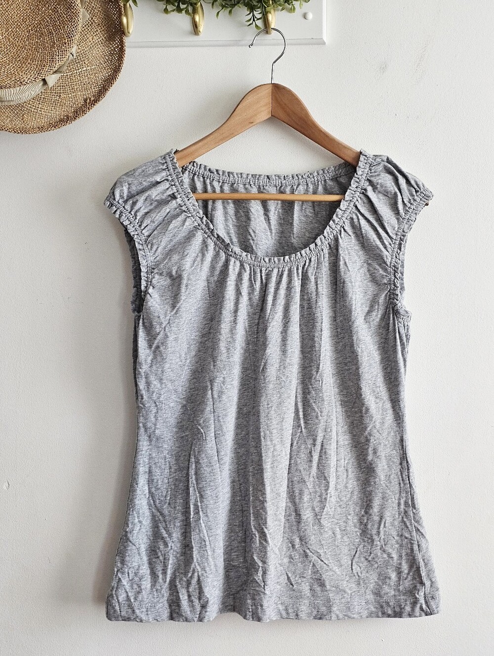 Ann Taylor LOFT Gray Ruched Scoop Neck Cap Sleeve Cotton Top Size L